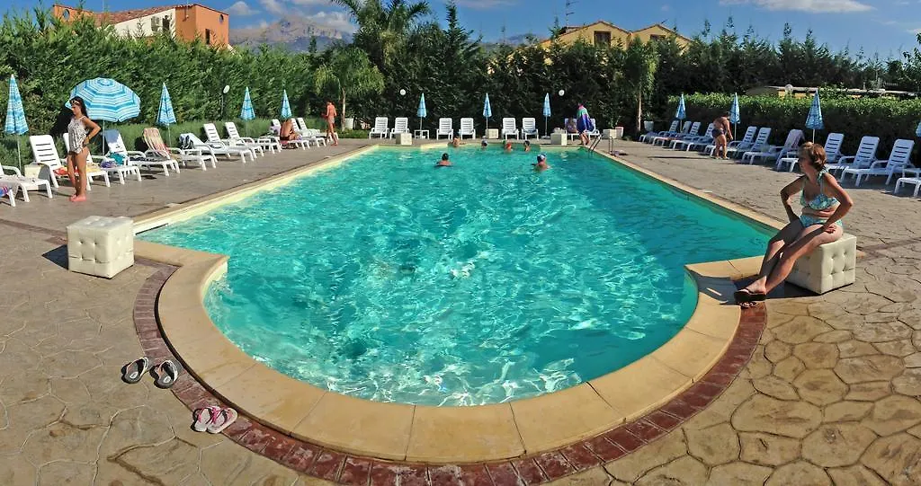 Paradise Beach Camera Mansardata Vicino Cefalu Piscina Aperta Campofelice Di Roccella Pensión