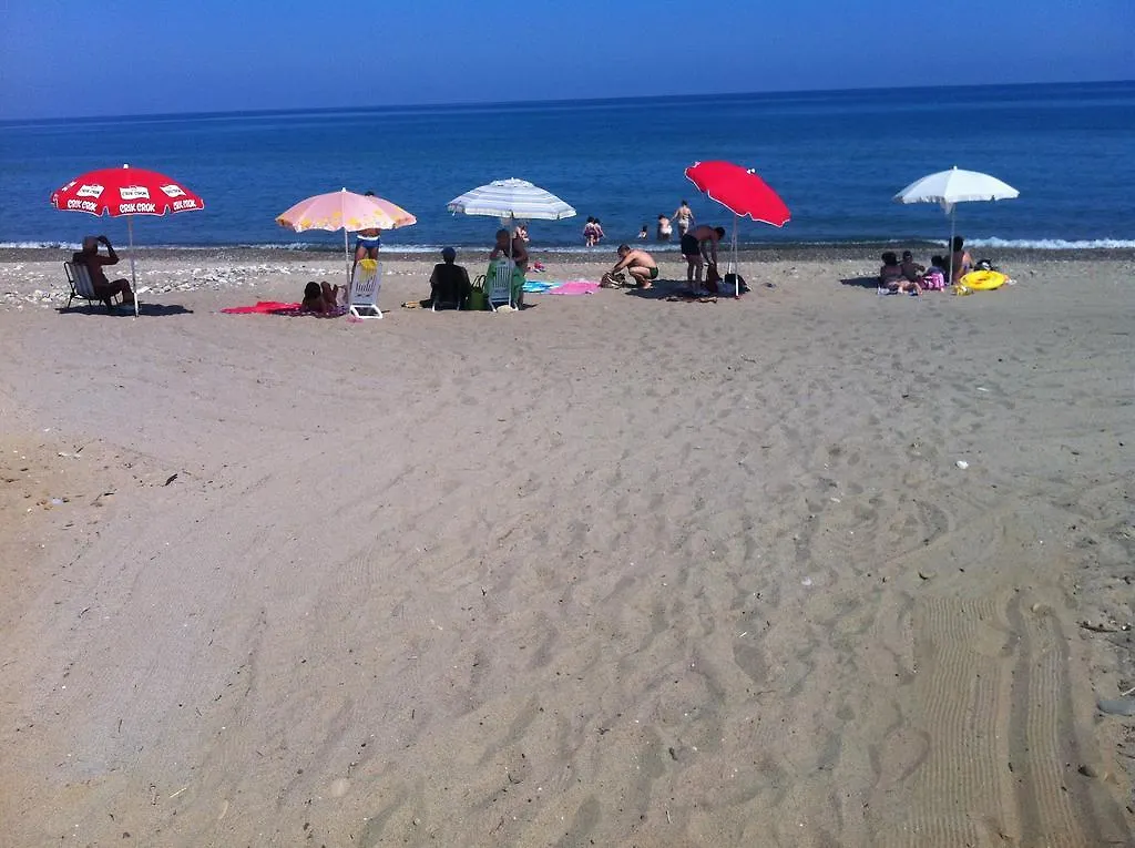 Paradise Beach Camera Mansardata Vicino Cefalu Piscina Aperta Campofelice Di Roccella